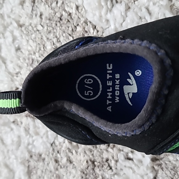 10 for $25 - Athletic Works Toddler Size 5/6 Water Shoes with Rubber Soles - Picture 3 of 8